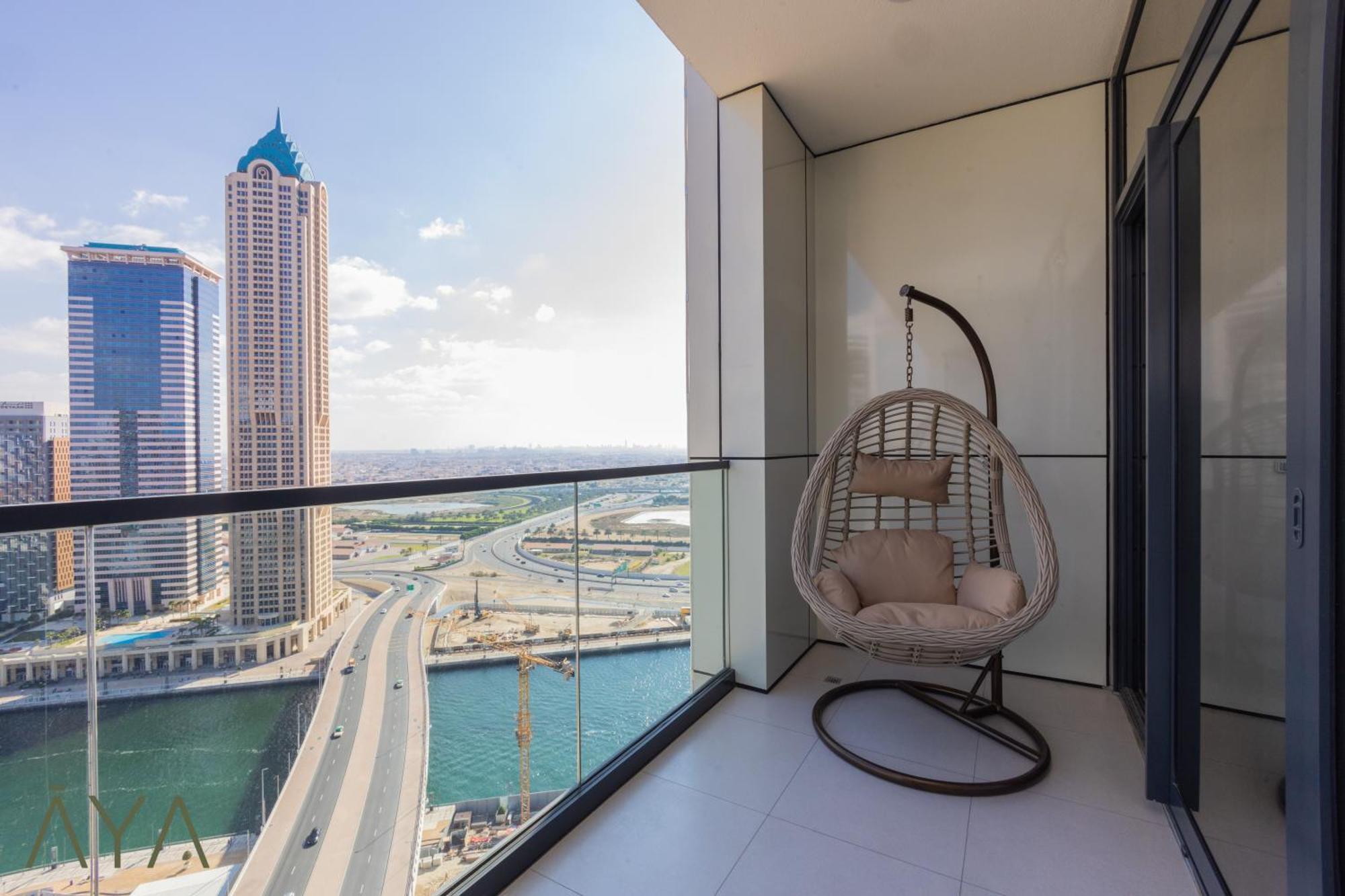 Apartment Aya Boutique - Aqua Canal One-bedroom Retreat At Zada Tower